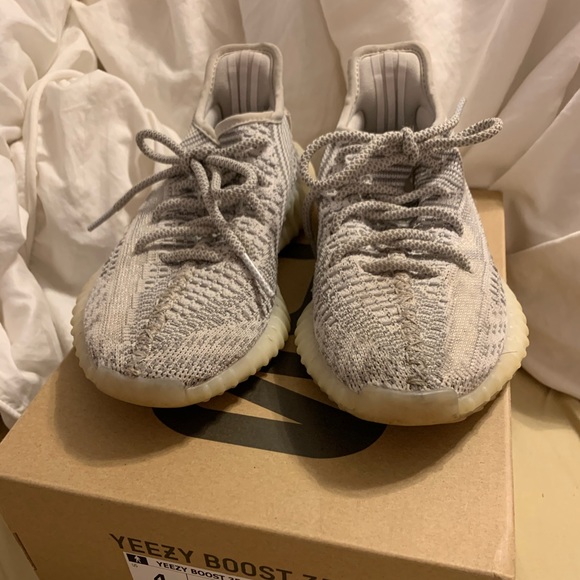 Adidas Yeezy boost 350 size 36/ 6.5 women’s - Picture 3 of 3